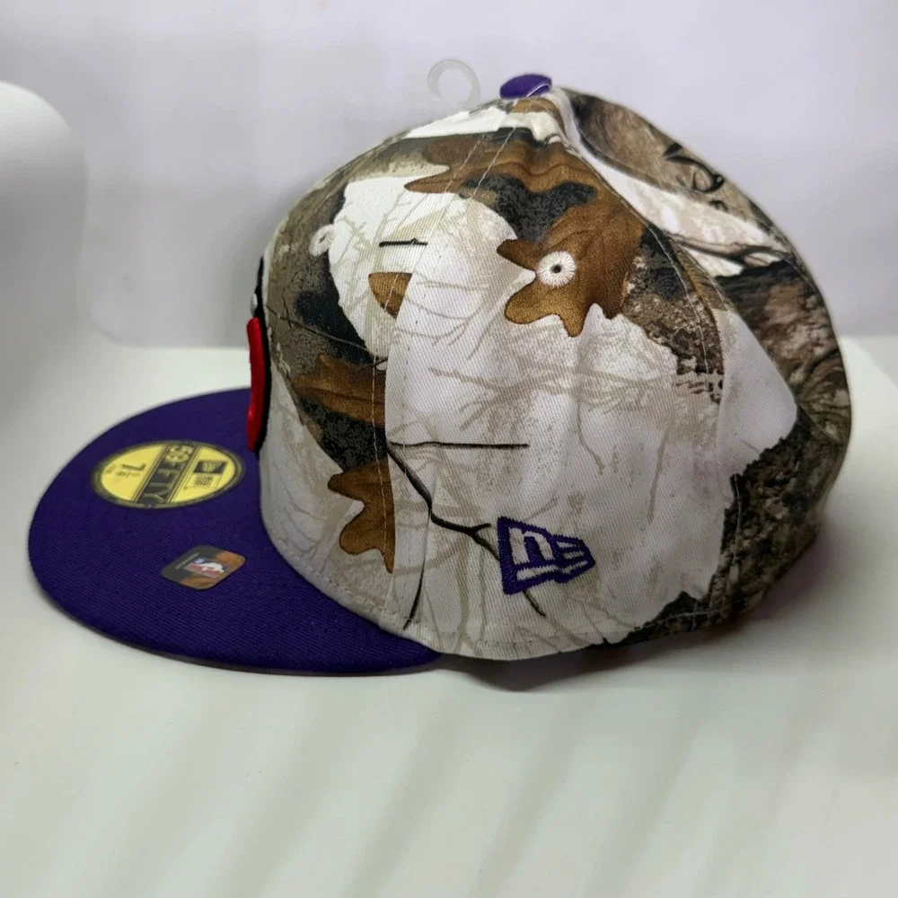 New Era Toronto Raptors Hat Mens 7 1/4 Purple RealTree Camo 59FIFTY Fitted NBA
